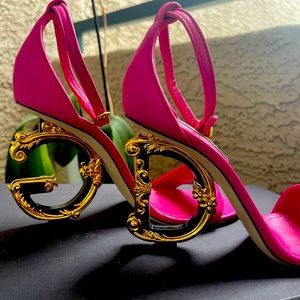 COPY - COPY - striking DG sculpted heel size 37.5